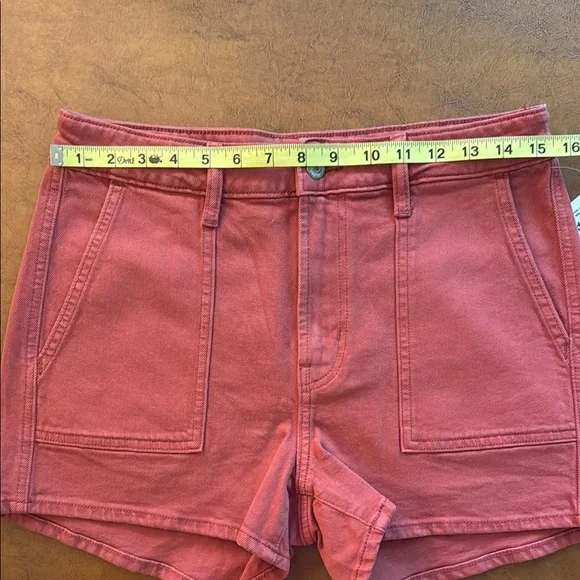 Old Navy High Rise Women's Red Shorts Size 8 NWT - Picture 4 of 5